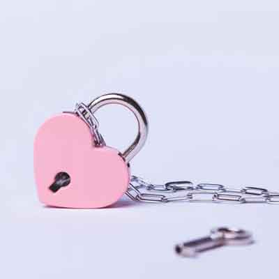 picture showing a heart shaped chastity lock